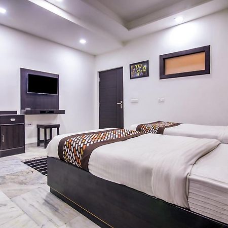 Oyo 8888 Riga Hs Deluxe Agra (Uttar Pradesh) Exterior foto