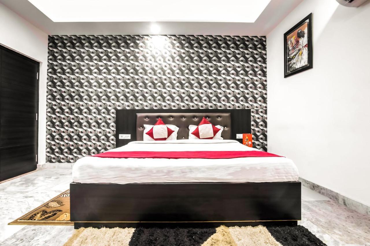 Oyo 8888 Riga Hs Deluxe Agra (Uttar Pradesh) Exterior foto