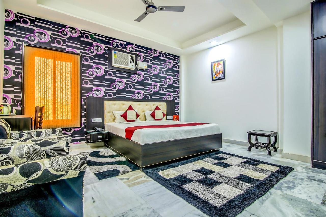 Oyo 8888 Riga Hs Deluxe Agra (Uttar Pradesh) Exterior foto